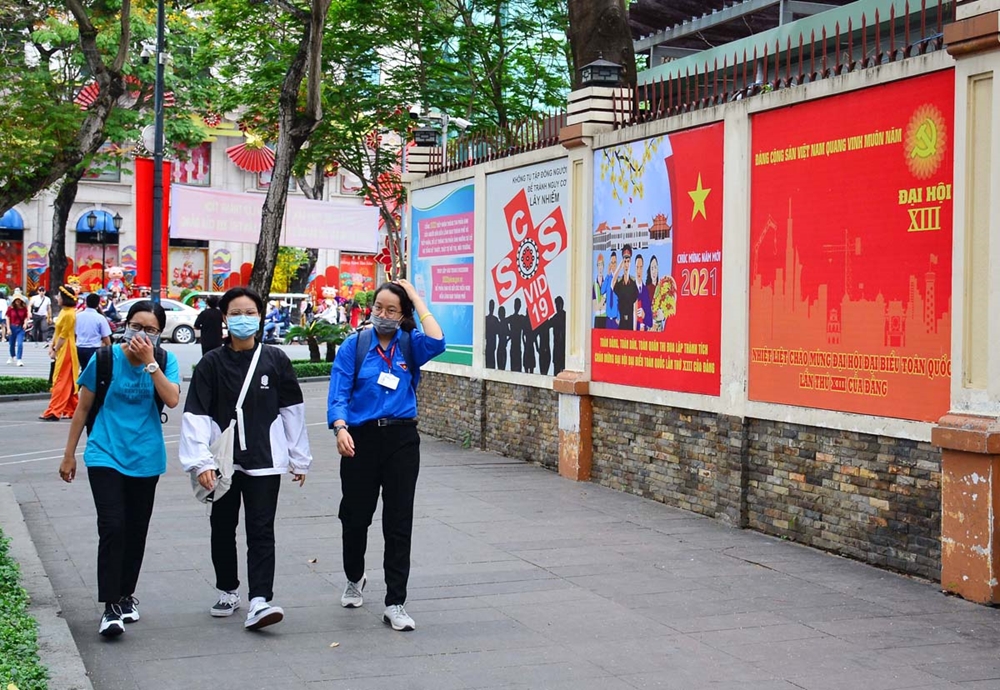 Trụ sở các cơ quan, đơn vị cũng trang trí chào mừng Đại hội.